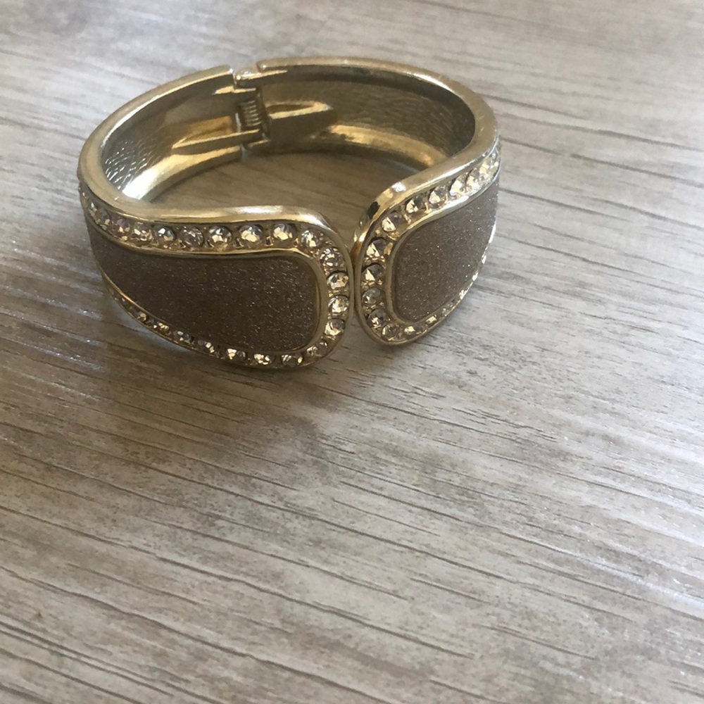 bangle